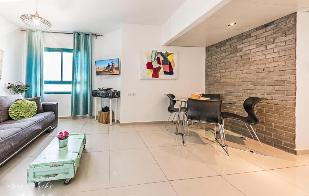 Luxury Apartment On The Lake Тверия Экстерьер фото