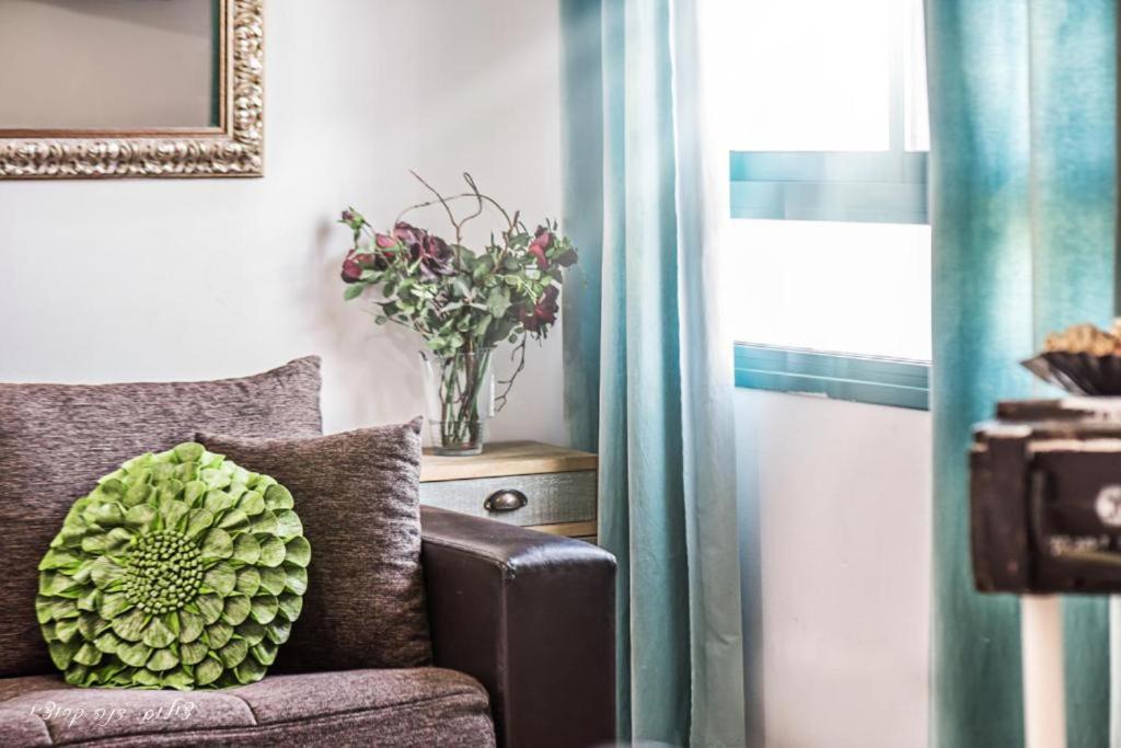 Luxury Apartment On The Lake Тверия Экстерьер фото