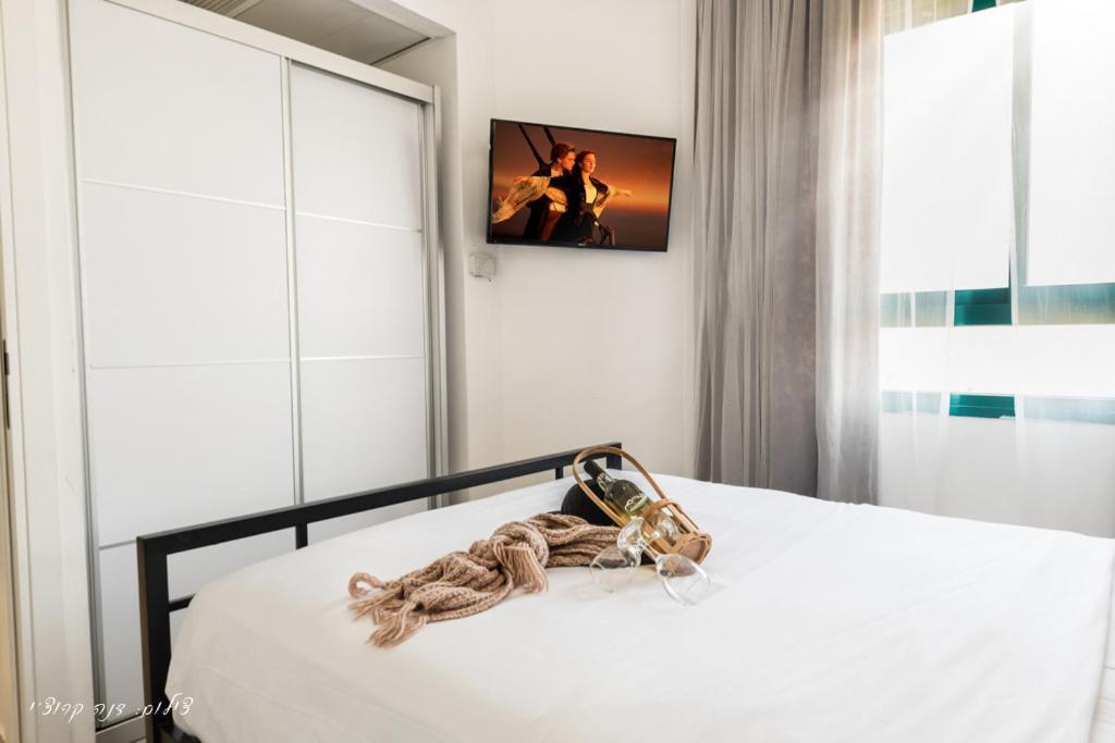 Luxury Apartment On The Lake Тверия Экстерьер фото